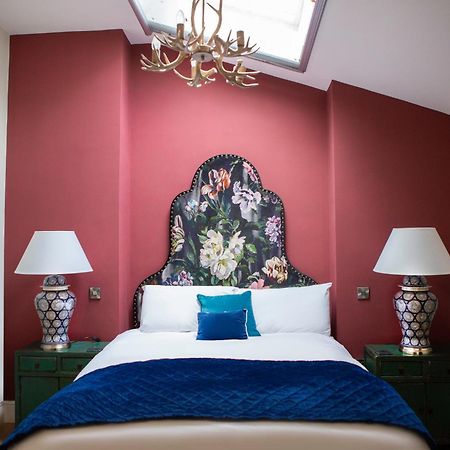 The Wyvill Arms Hotel Лейбърн Екстериор снимка