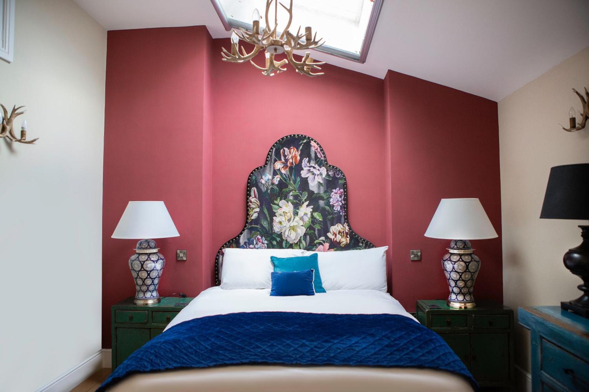 The Wyvill Arms Hotel Лейбърн Екстериор снимка