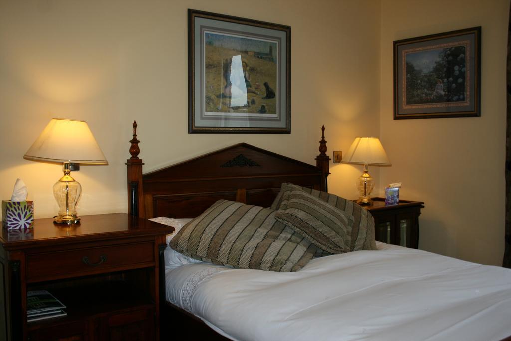 The Wyvill Arms Hotel Лейбърн Стая снимка