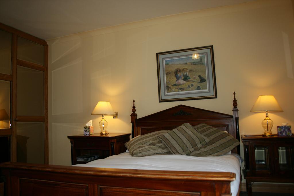 The Wyvill Arms Hotel Лейбърн Стая снимка