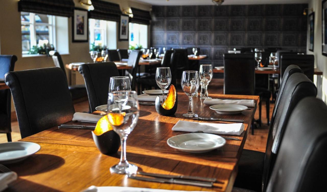 The Wyvill Arms Hotel Лейбърн Екстериор снимка